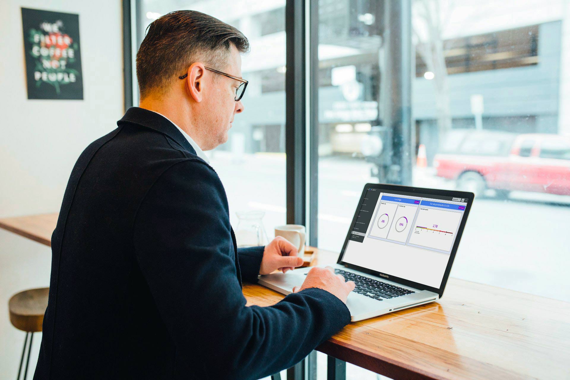 Ordinateur avec la plateforme Eqylibr®